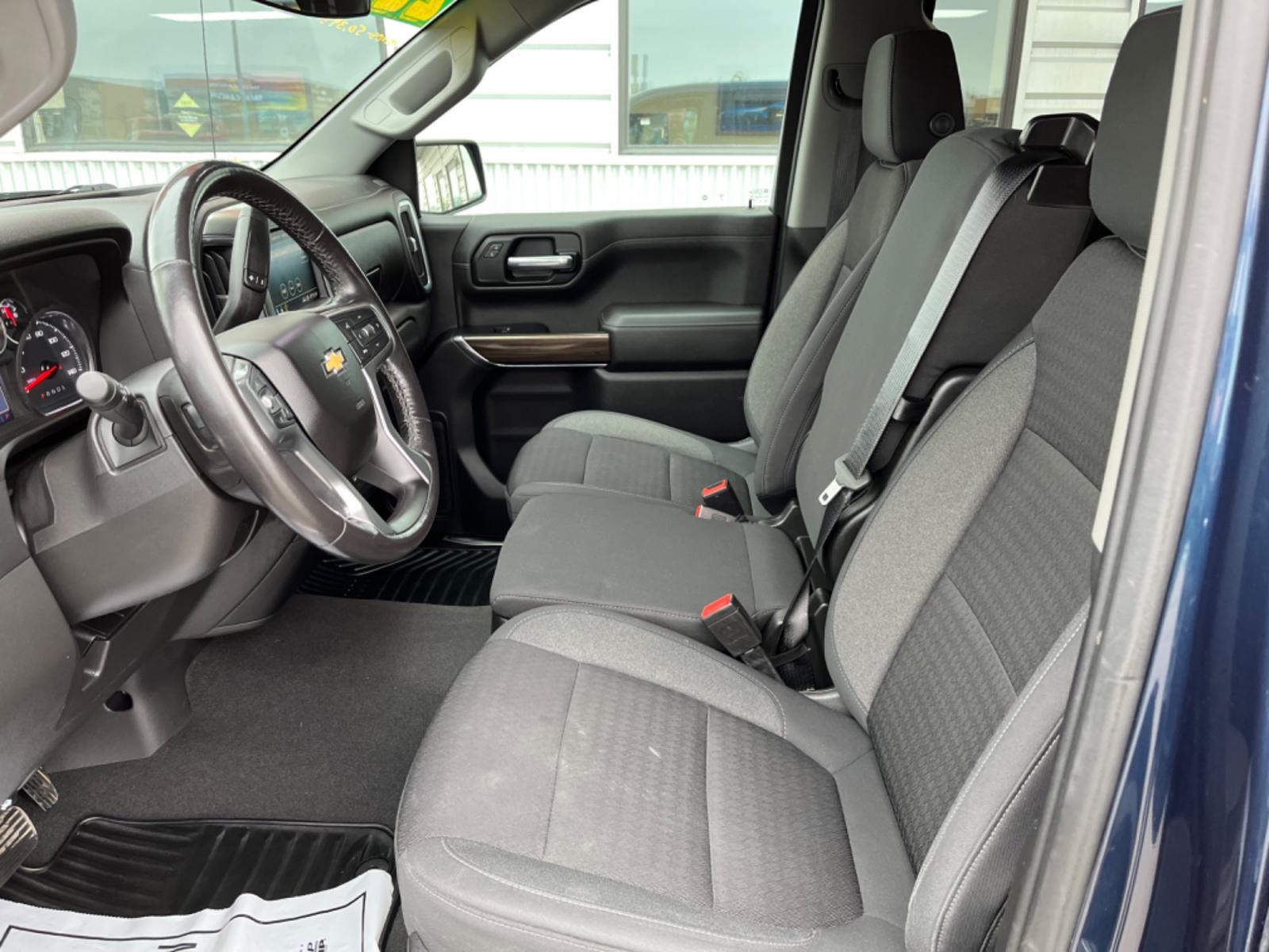 2022 BLUE /Black CHEVROLET SILVERADO 1500 LT (3GCUYDEDXNG) with an 5.3L engine, Automatic transmission, located at 1960 Industrial Drive, Wasilla, 99654, (907) 274-2277, 61.573475, -149.400146 - Photo #9